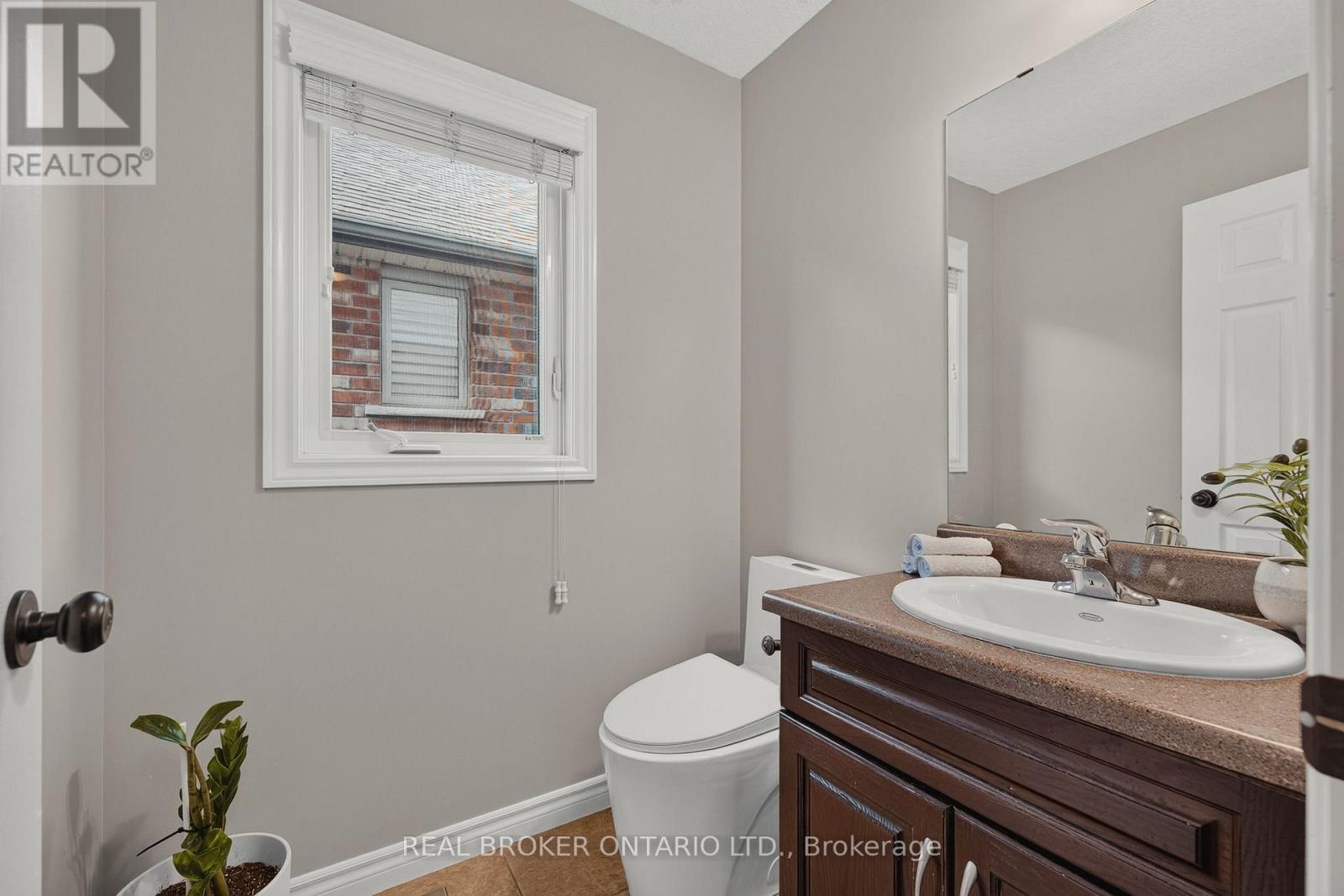 38 Roberta Street — photo 17