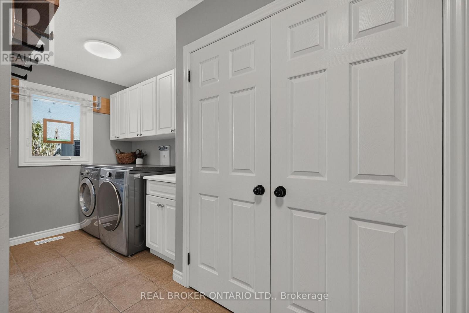 38 Roberta Street — photo 18