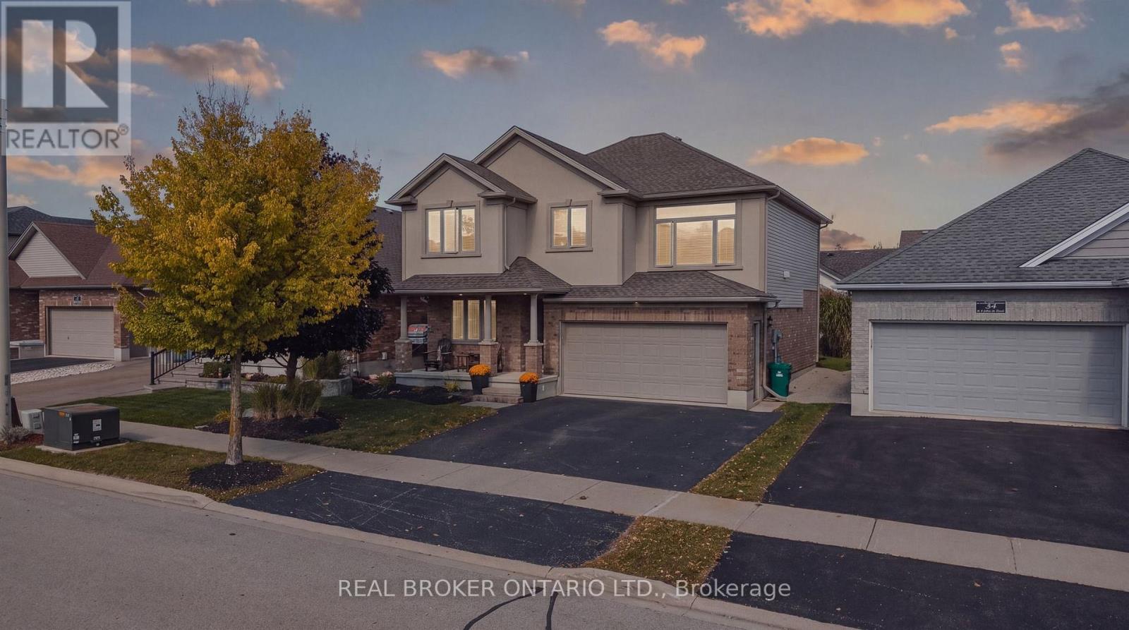 38 ROBERTA STREET — photo 2