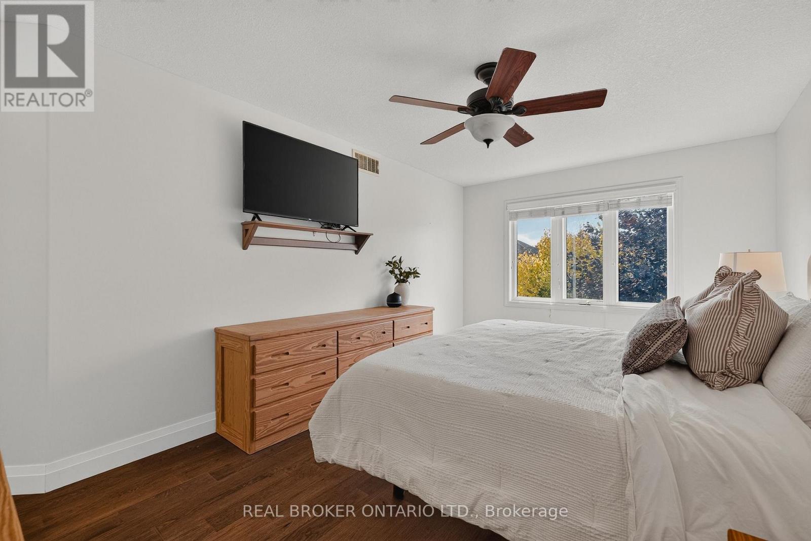 38 Roberta Street — photo 25