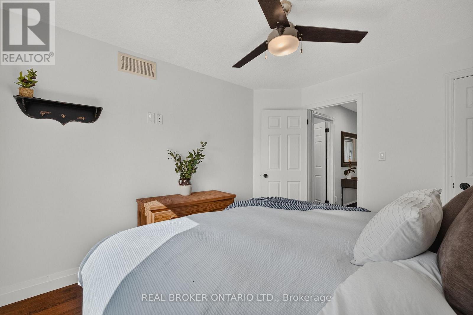 38 Roberta Street — photo 35