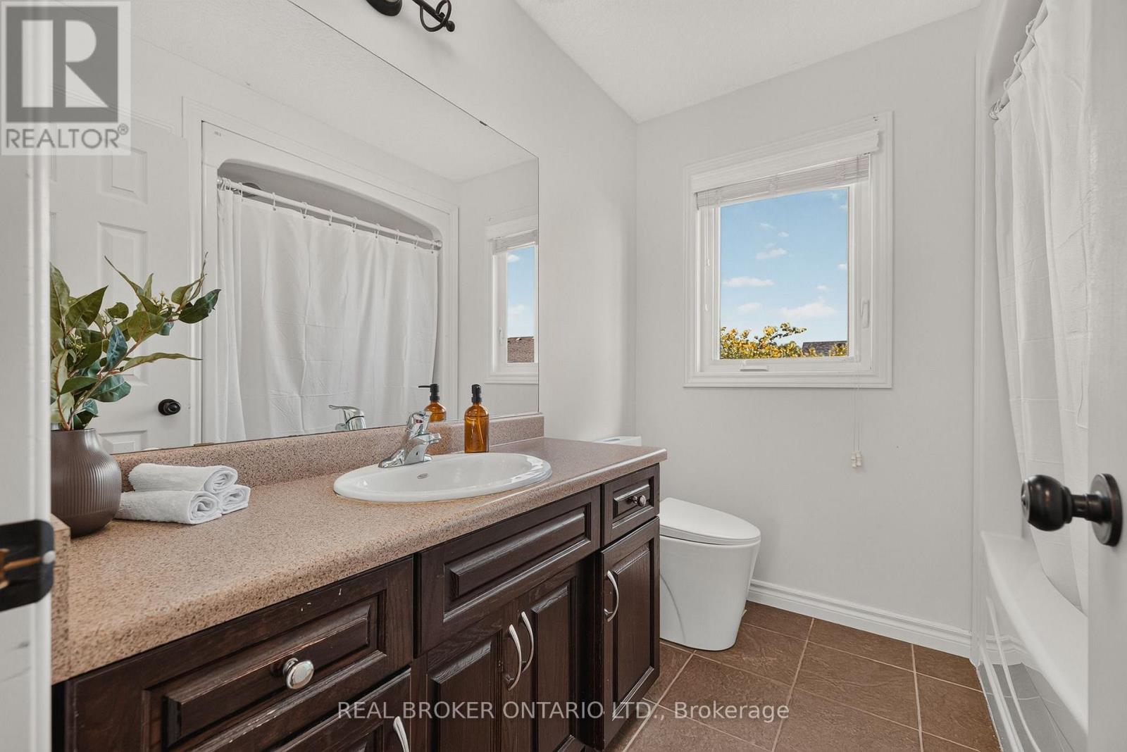 38 Roberta Street — photo 37