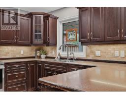 Kitchen - 38 Roberta Street, Woolwich, ON N3B3N7 Photo 9