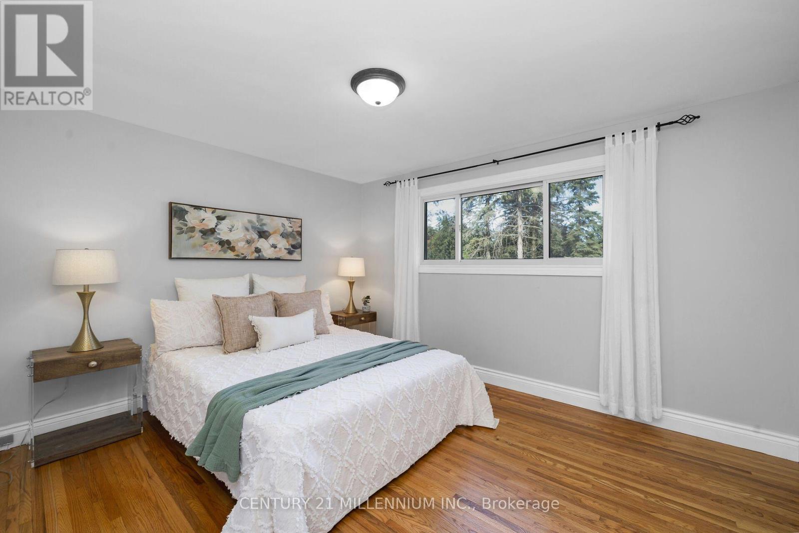 27 DUNDAS STREET W - 21