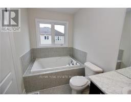 Bathroom - 7648 Hackberry Trail, Niagara Falls, ON L2H3R5 Photo 9