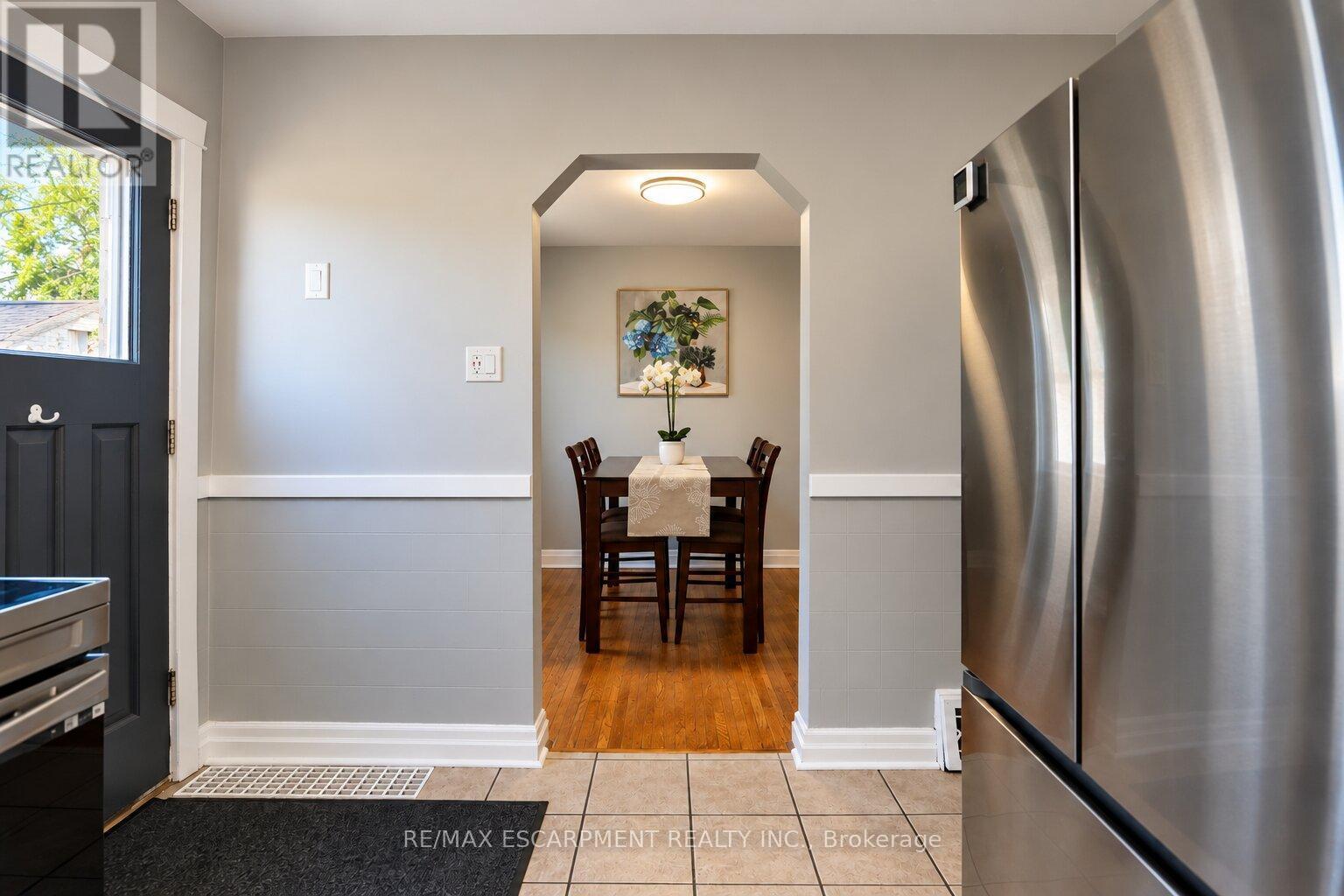 75 BARONS AVENUE - 18
