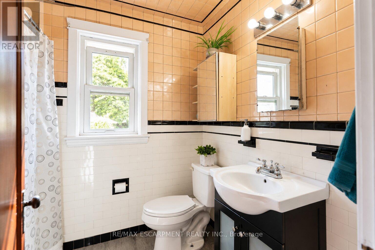 75 Barons Avenue — photo 22