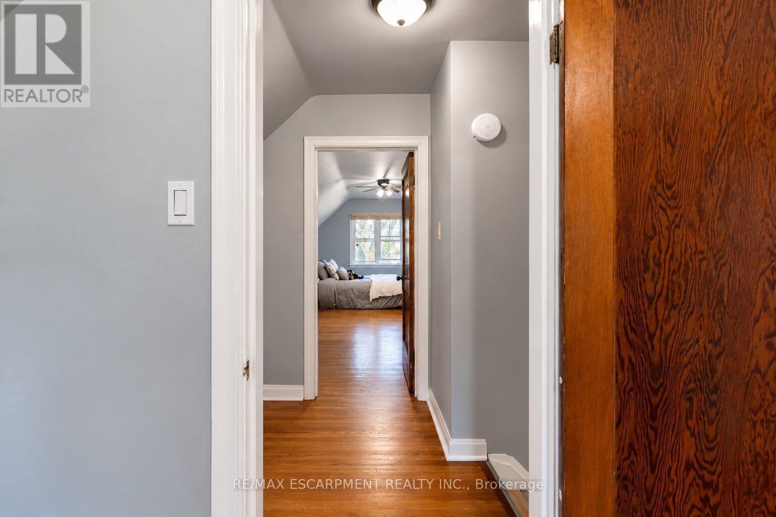 75 BARONS AVENUE - 27