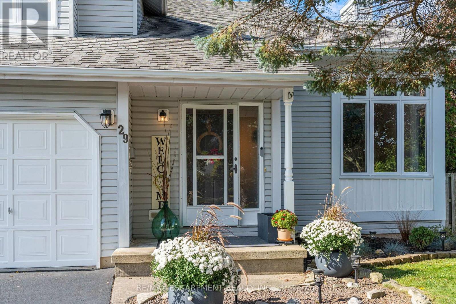 29 Leslie Avenue — photo 3