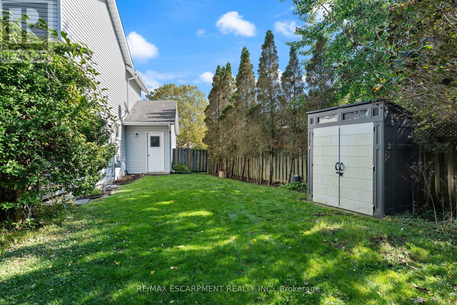 29 Leslie Avenue — photo 36
