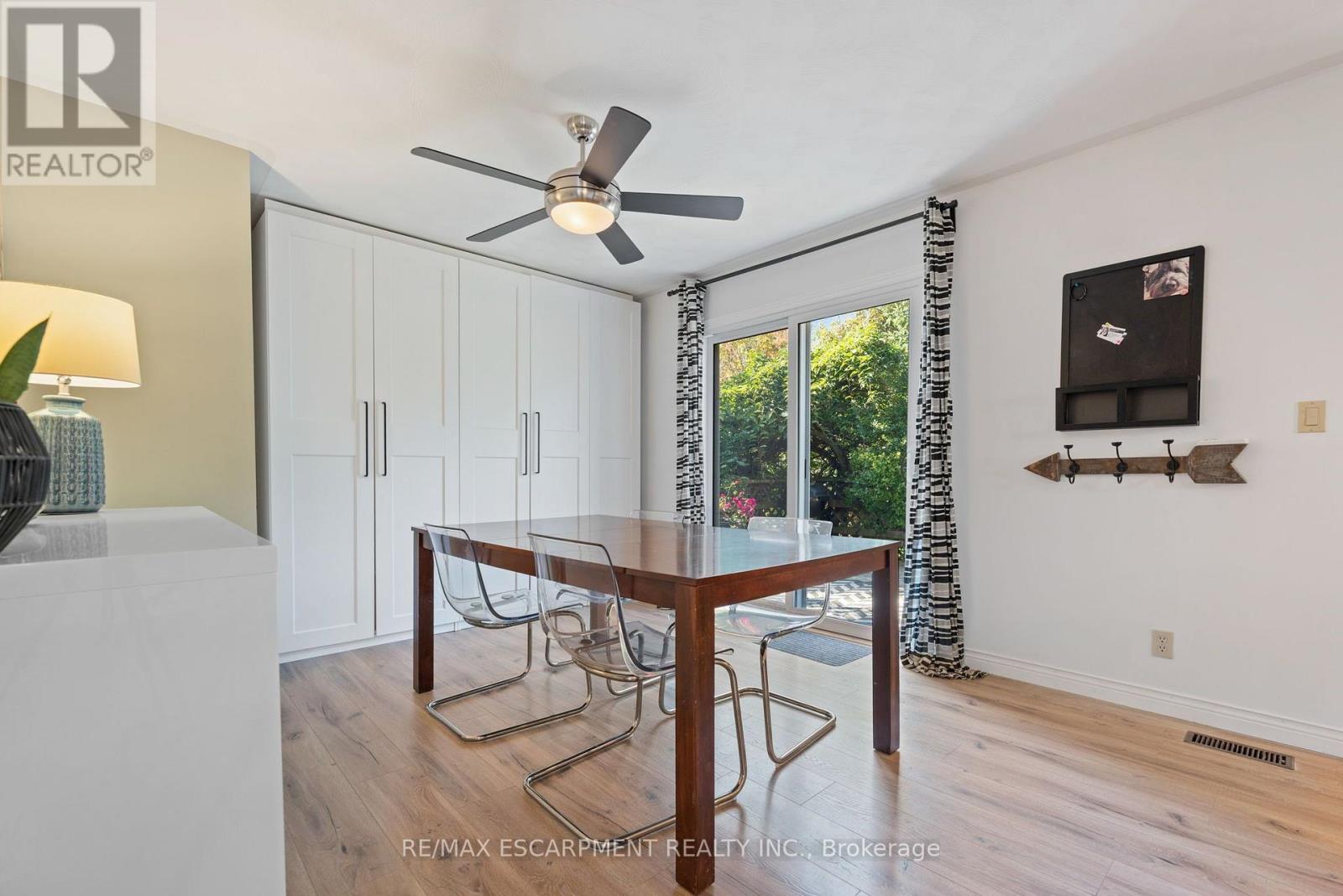 29 Leslie Avenue — photo 8