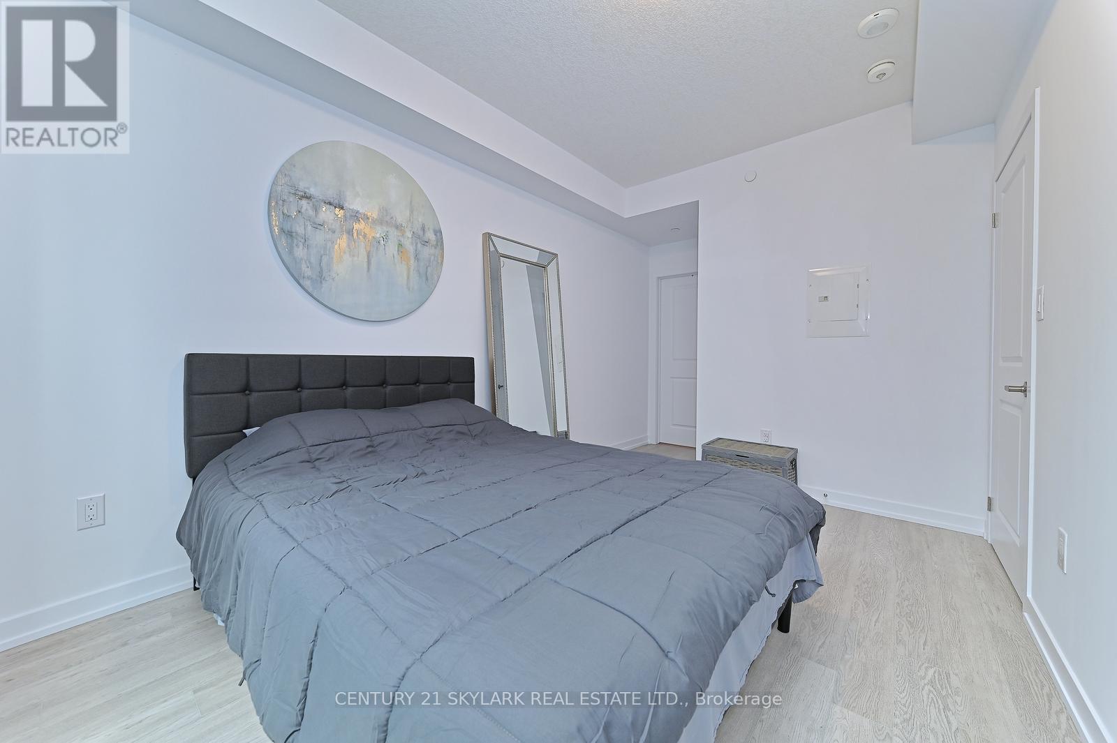 #401 460 DUNDAS STREET E - 28