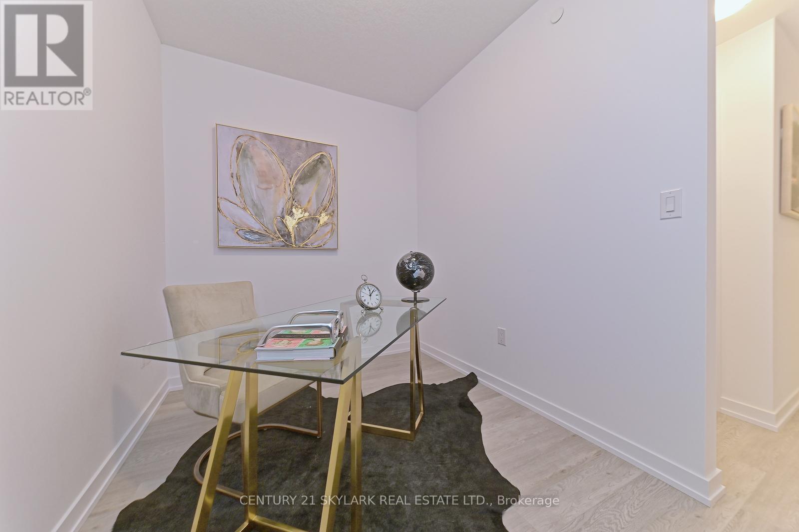 460 Dundas Street East — photo 8