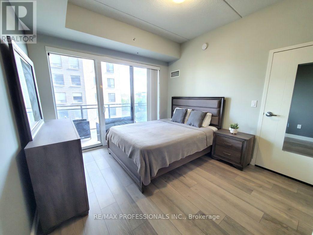 318 Spruce Street — photo 13