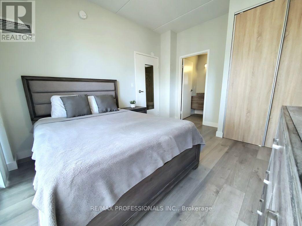 318 Spruce Street — photo 15