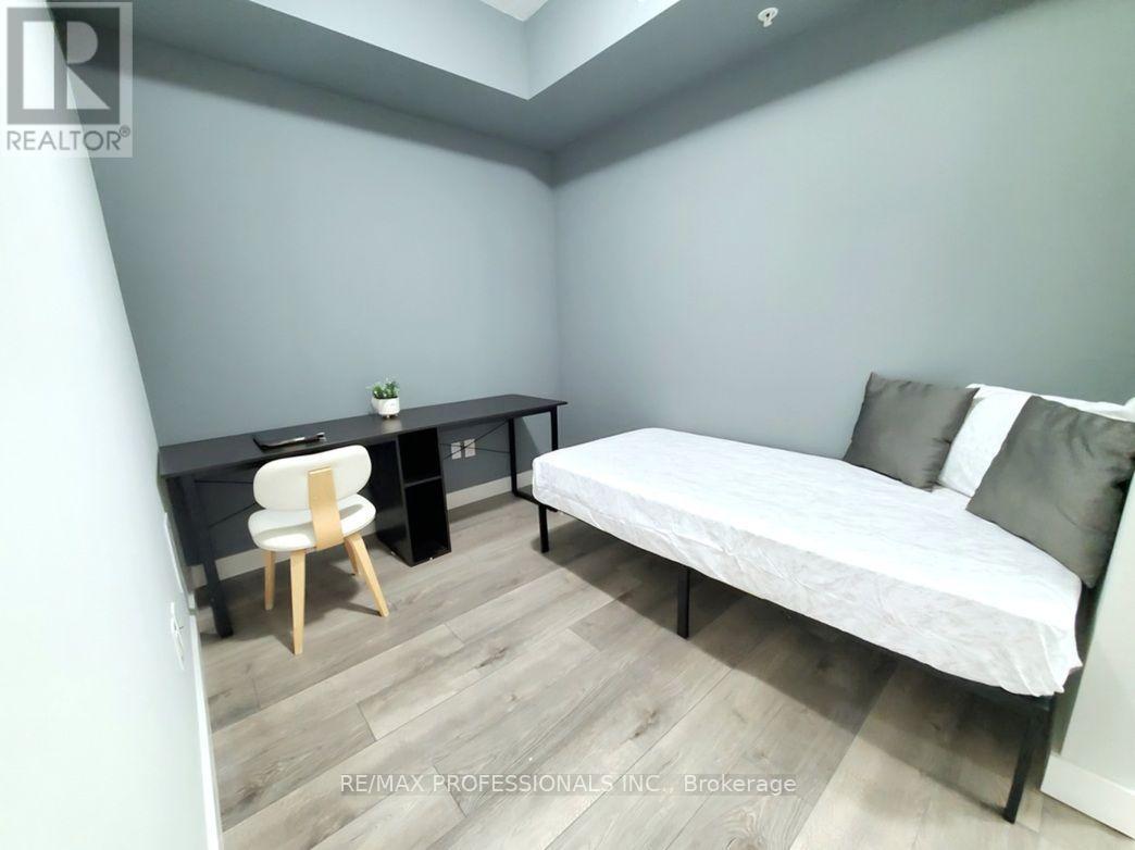 318 Spruce Street — photo 18
