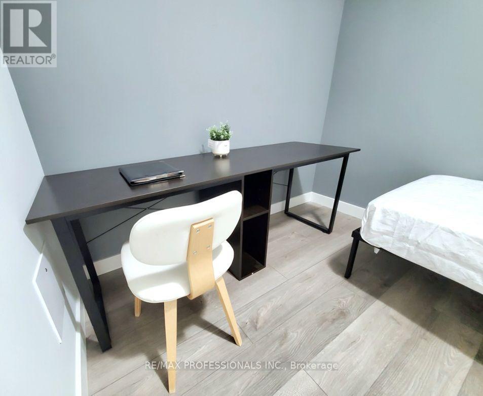 318 Spruce Street — photo 20