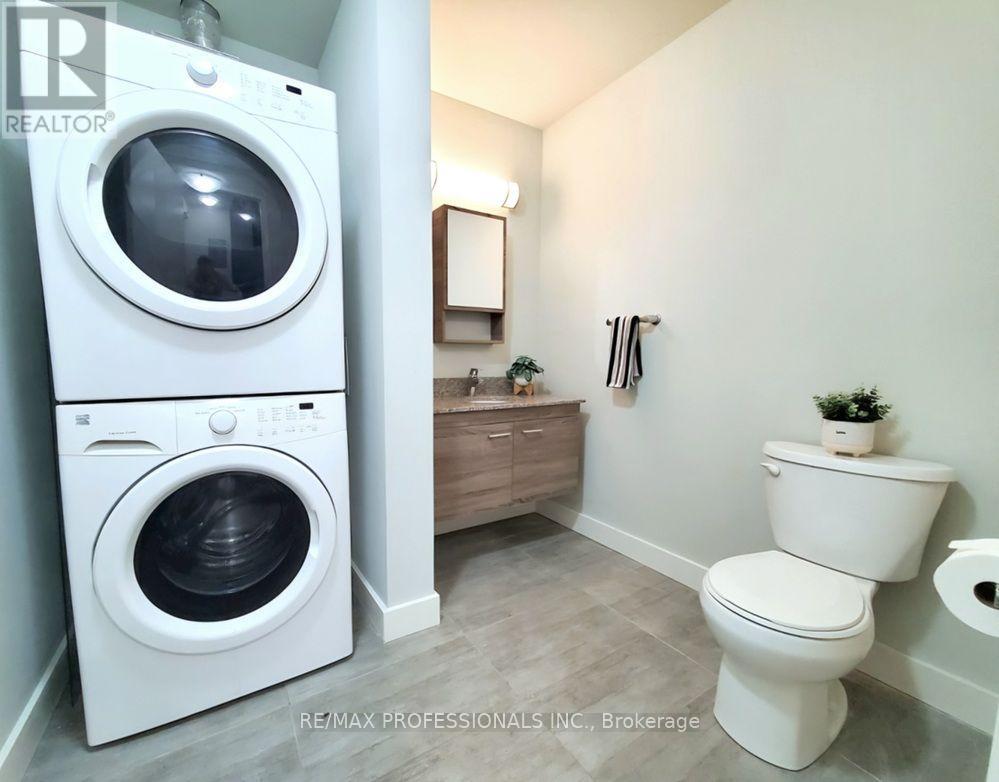 318 Spruce Street — photo 23
