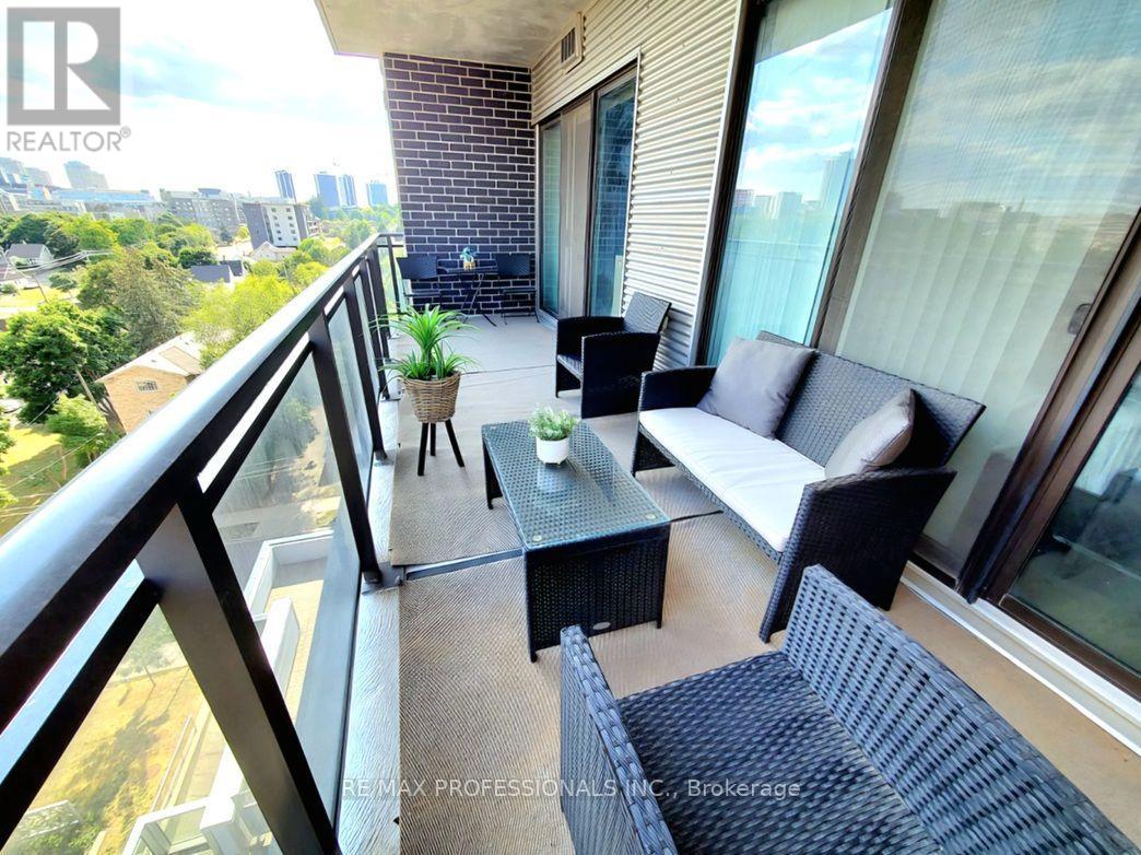 318 Spruce Street — photo 24