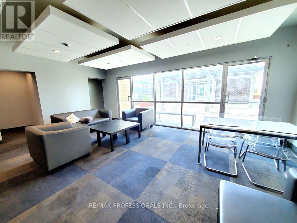 318 Spruce Street — photo 31