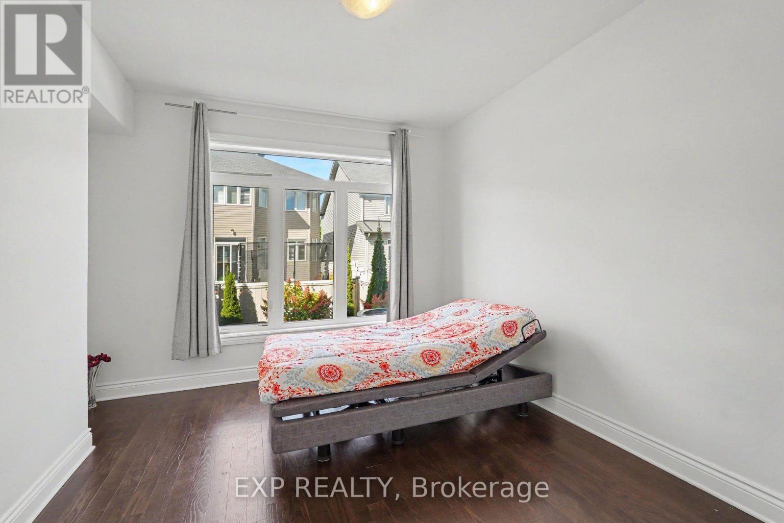 529 Peerless Street — photo 14