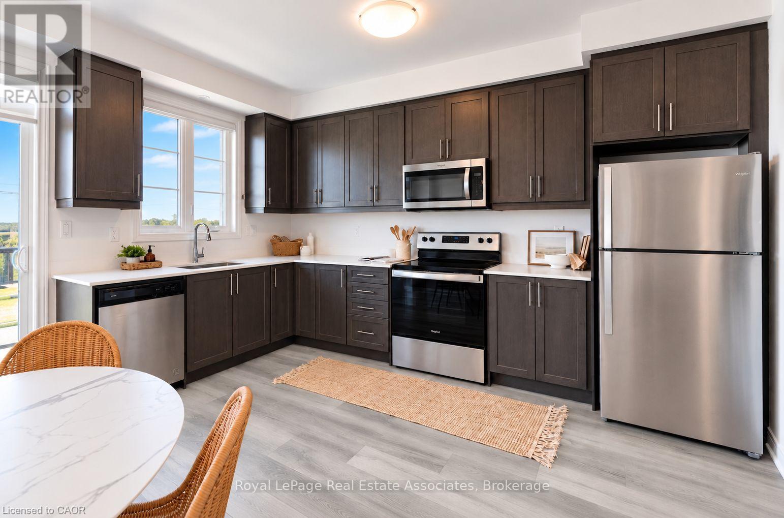 120 Court Drive — photo 4
