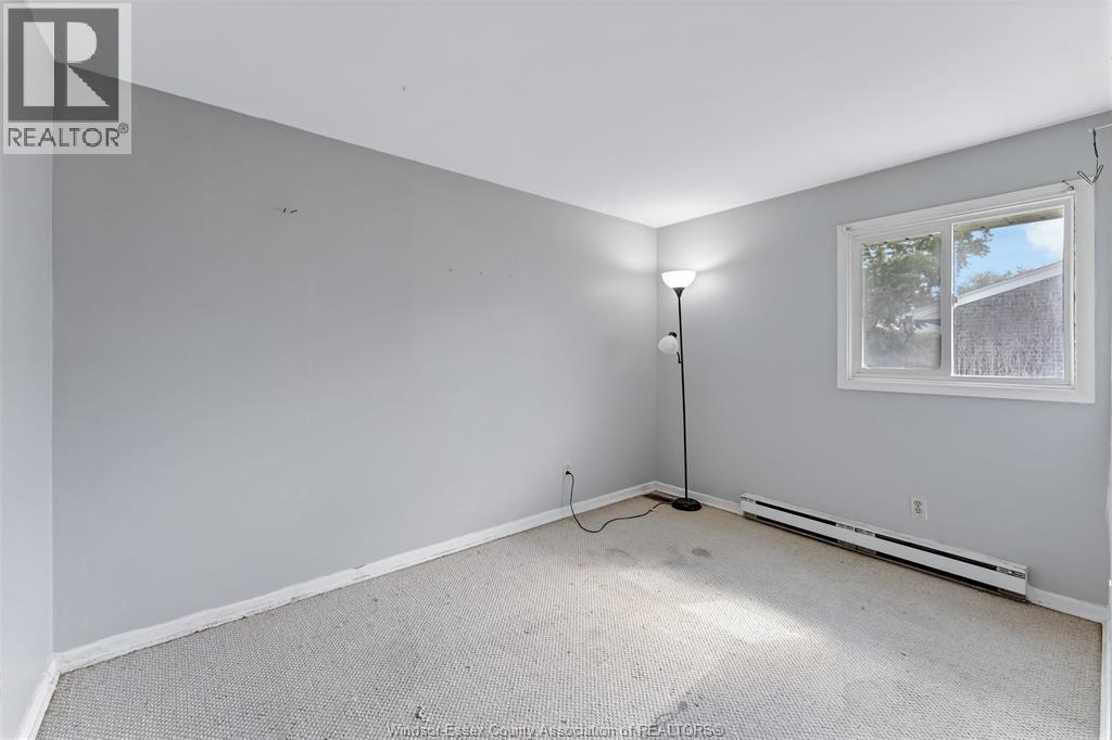 #11 2755 MEADOWBROOK LANE - 12