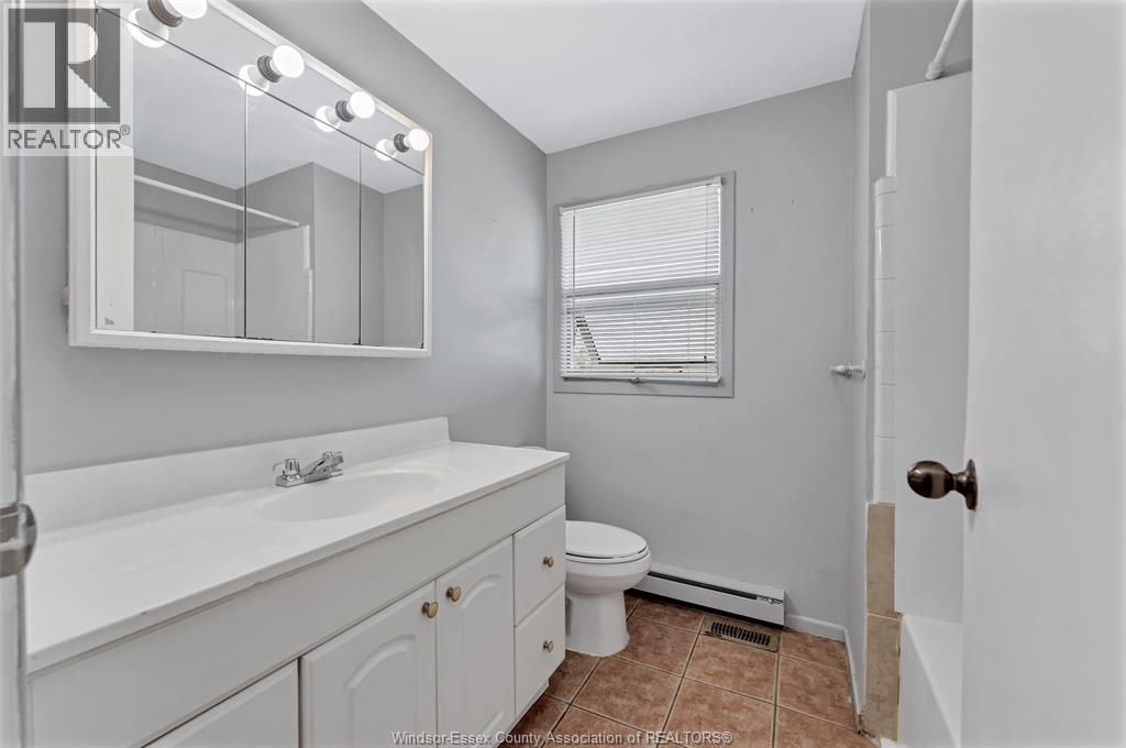 #11 2755 MEADOWBROOK LANE - 14