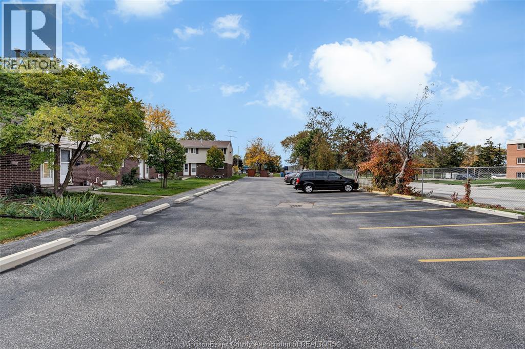#11 2755 MEADOWBROOK LANE - 4