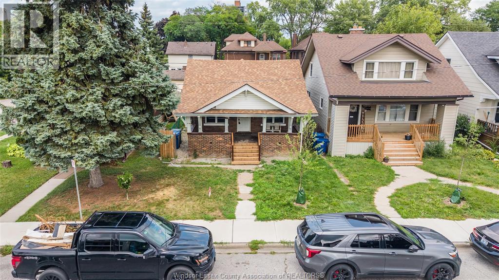 1408 DOUGALL AVENUE - 3