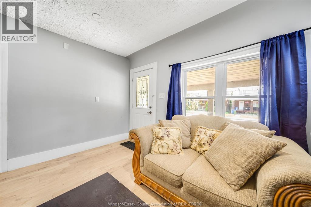 1408 DOUGALL AVENUE - 9