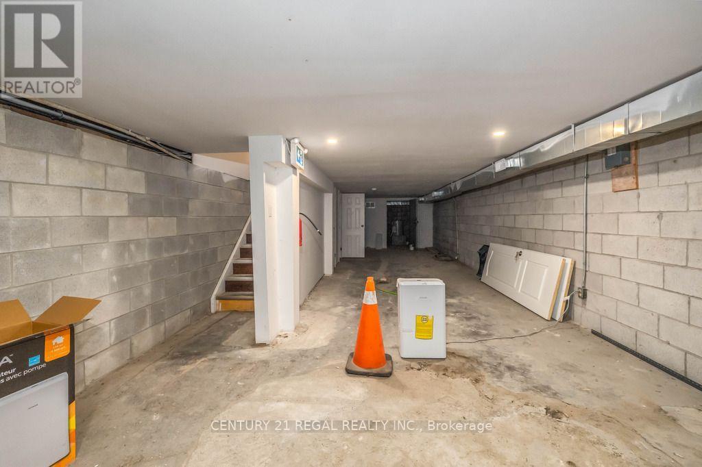 246 Spadina Avenue — photo 15