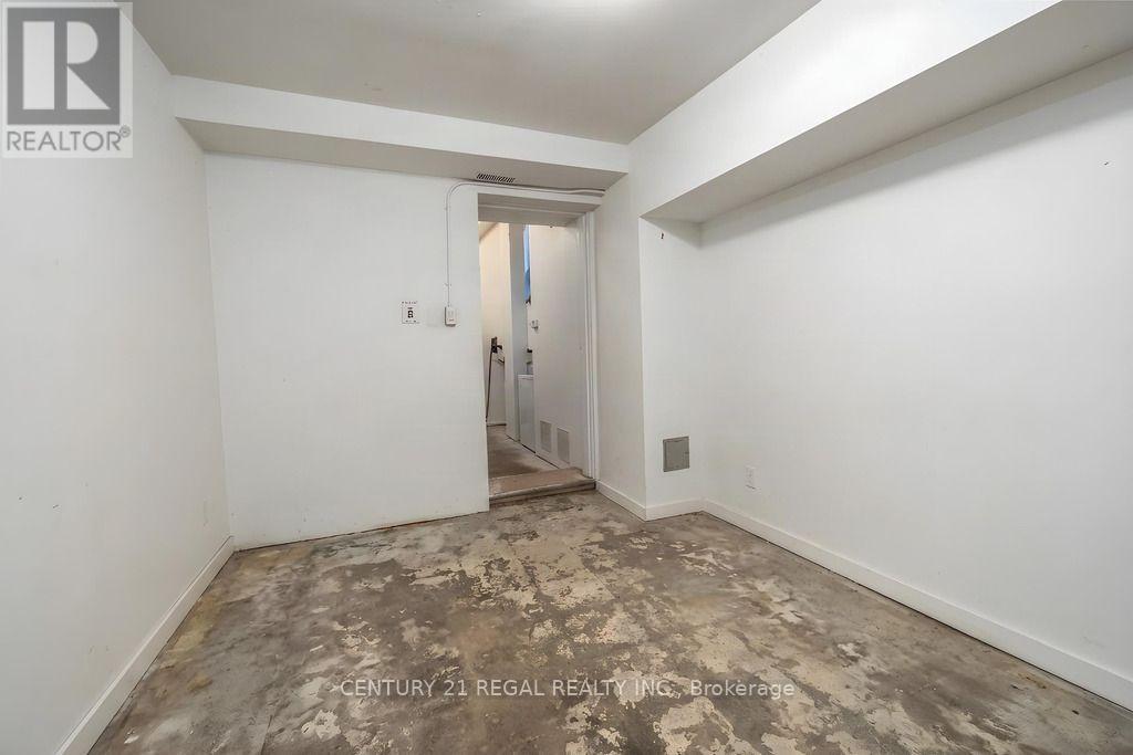 246 Spadina Avenue — photo 23
