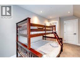 337 3 Avenue NE - photo 39