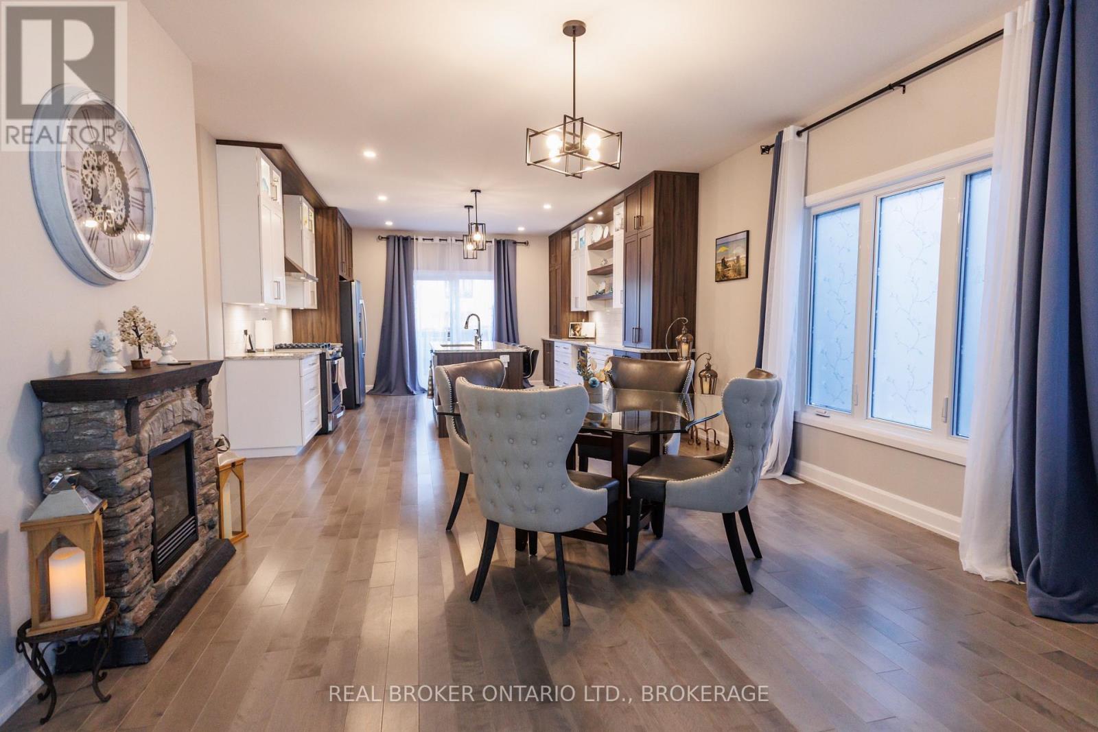 2415 Watson Crescent — photo 12