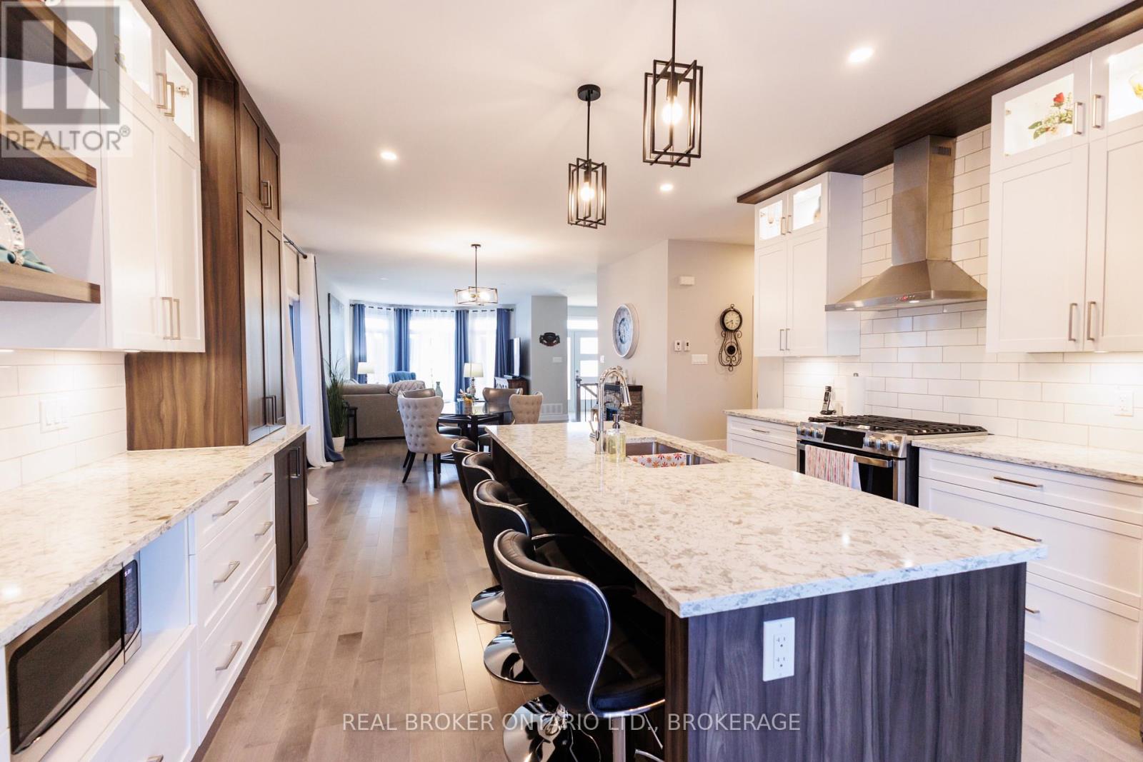 2415 WATSON CRESCENT - 17