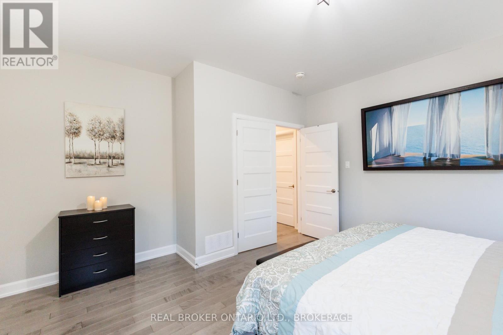 2415 Watson Crescent — photo 27