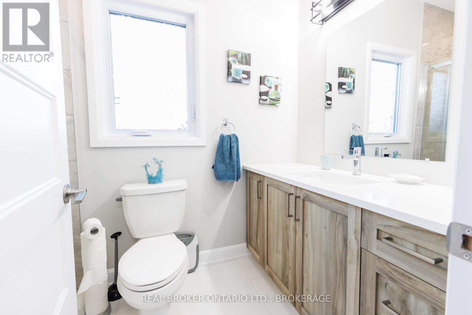 2415 Watson Crescent — photo 29
