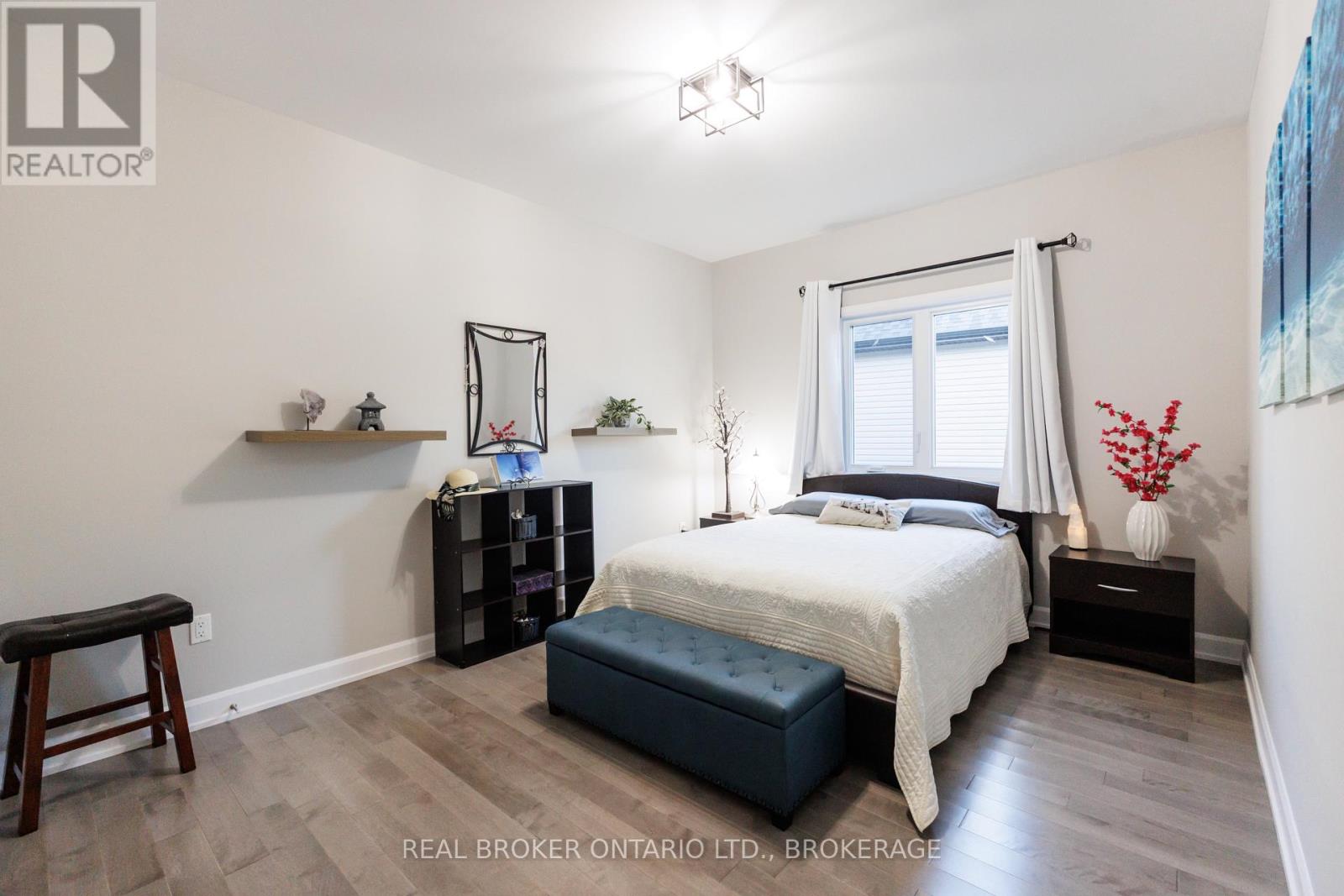 2415 WATSON CRESCENT - 31