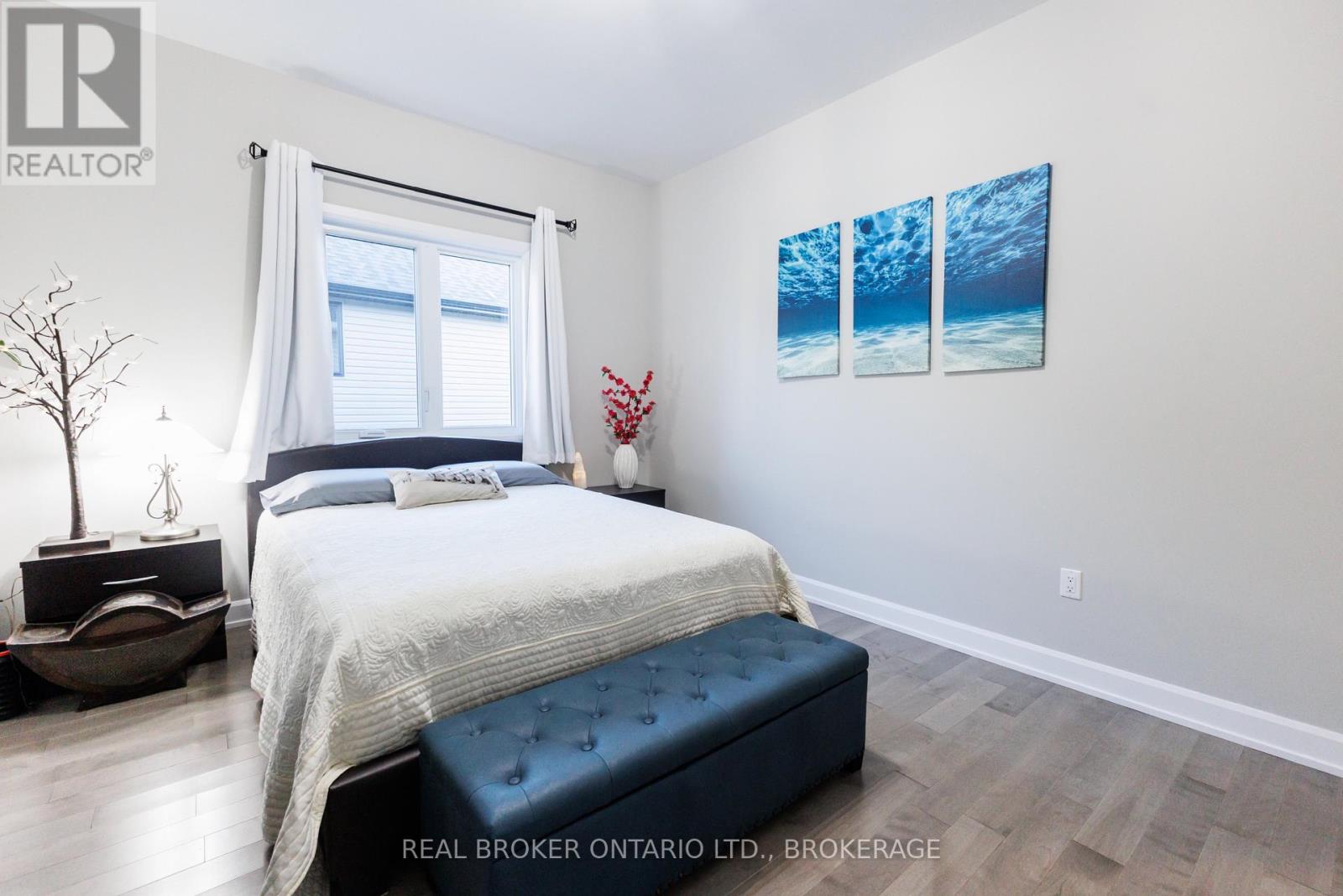 2415 Watson Crescent — photo 32