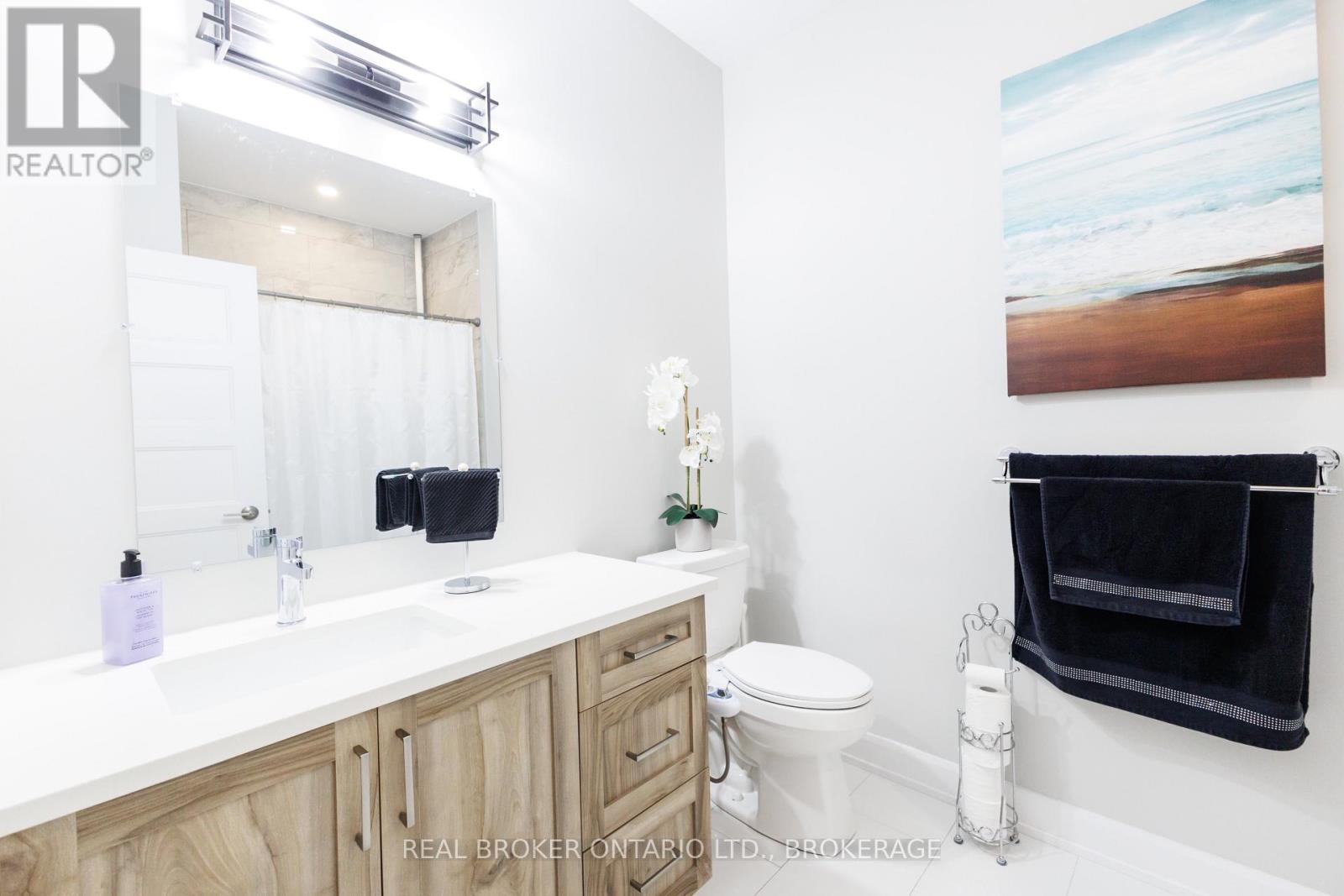 2415 WATSON CRESCENT - 35