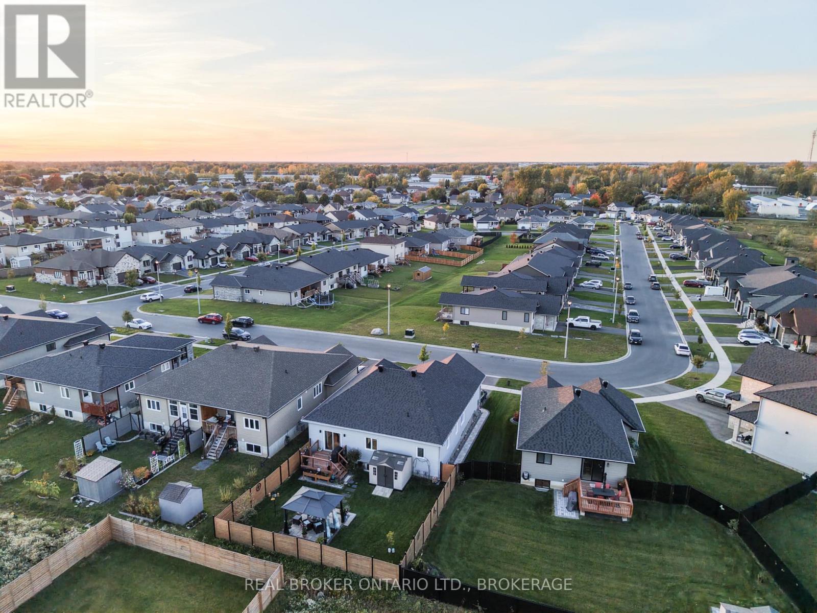 2415 WATSON CRESCENT - 46
