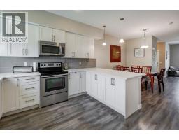 4pc Bathroom - 963 Nolan Hill Boulevard Nw, Calgary, AB T3R0W1 Photo 12