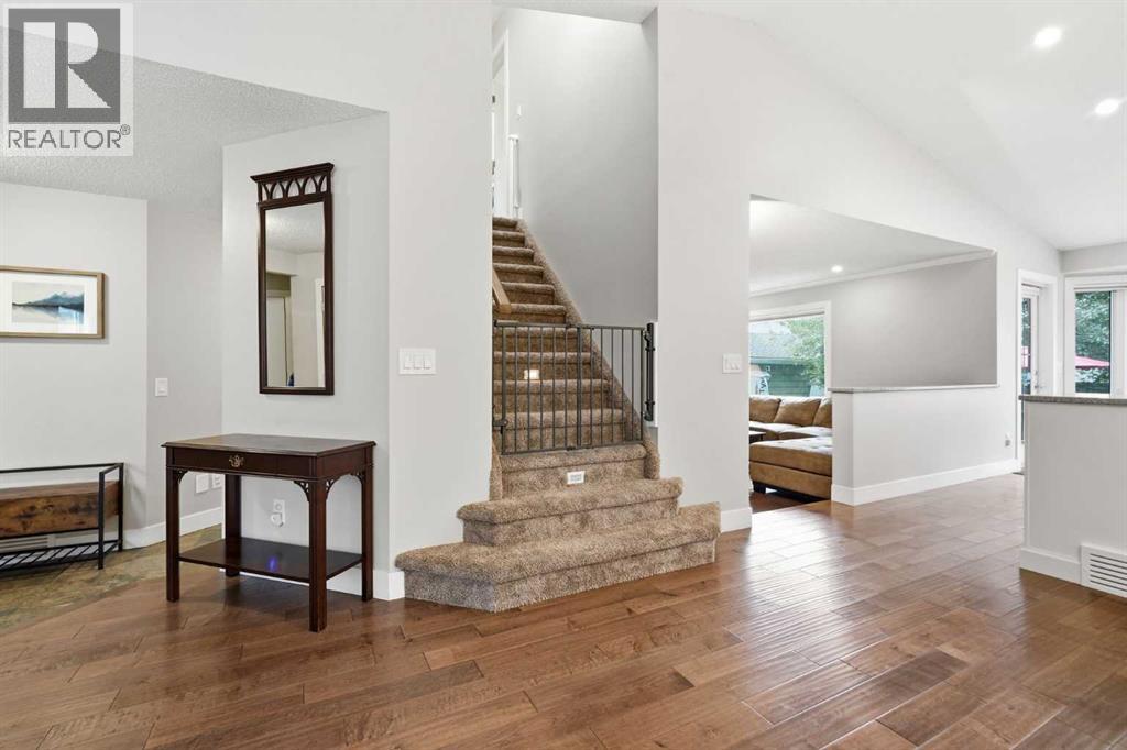 611 25 Avenue NE - photo 19