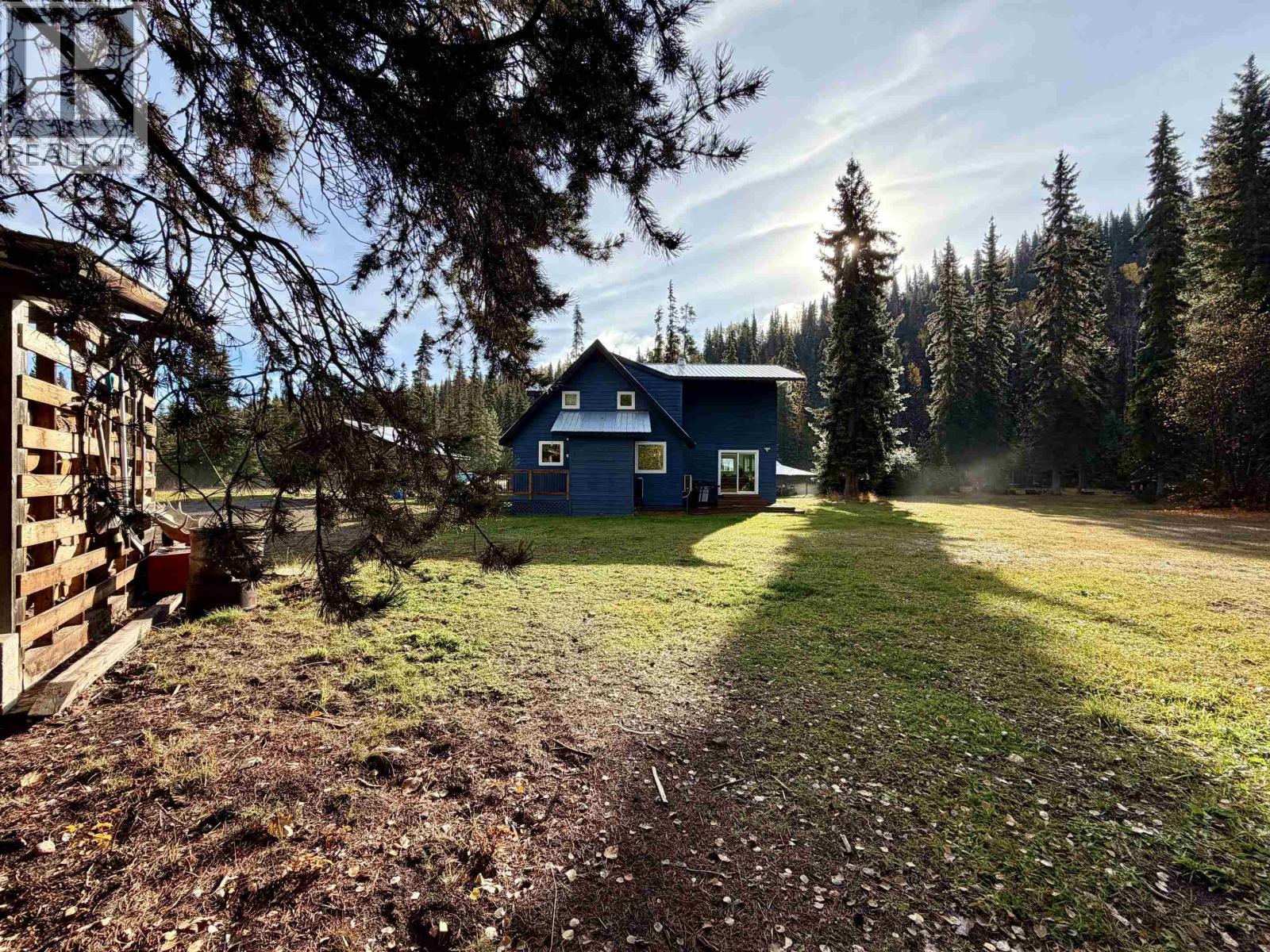 1225 AVELING COALMINE Road, Telkwa
