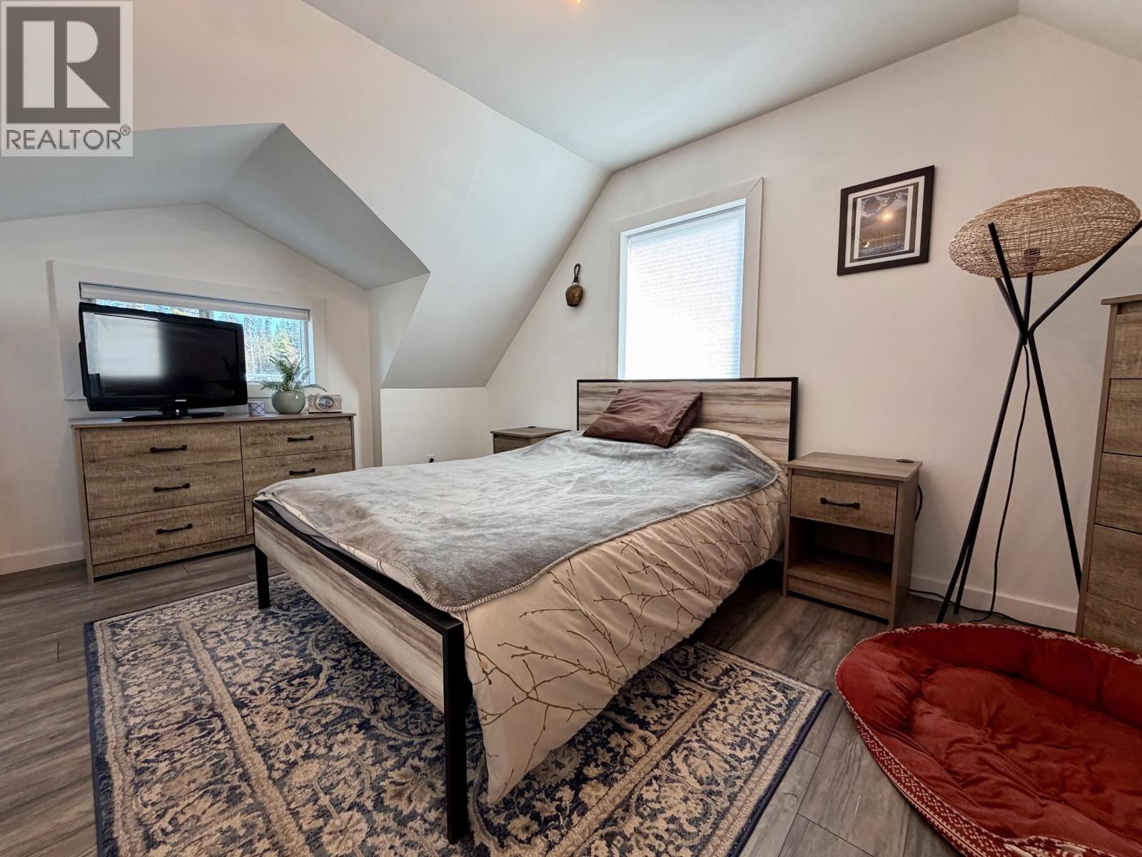 1225 AVELING COALMINE Road, Telkwa