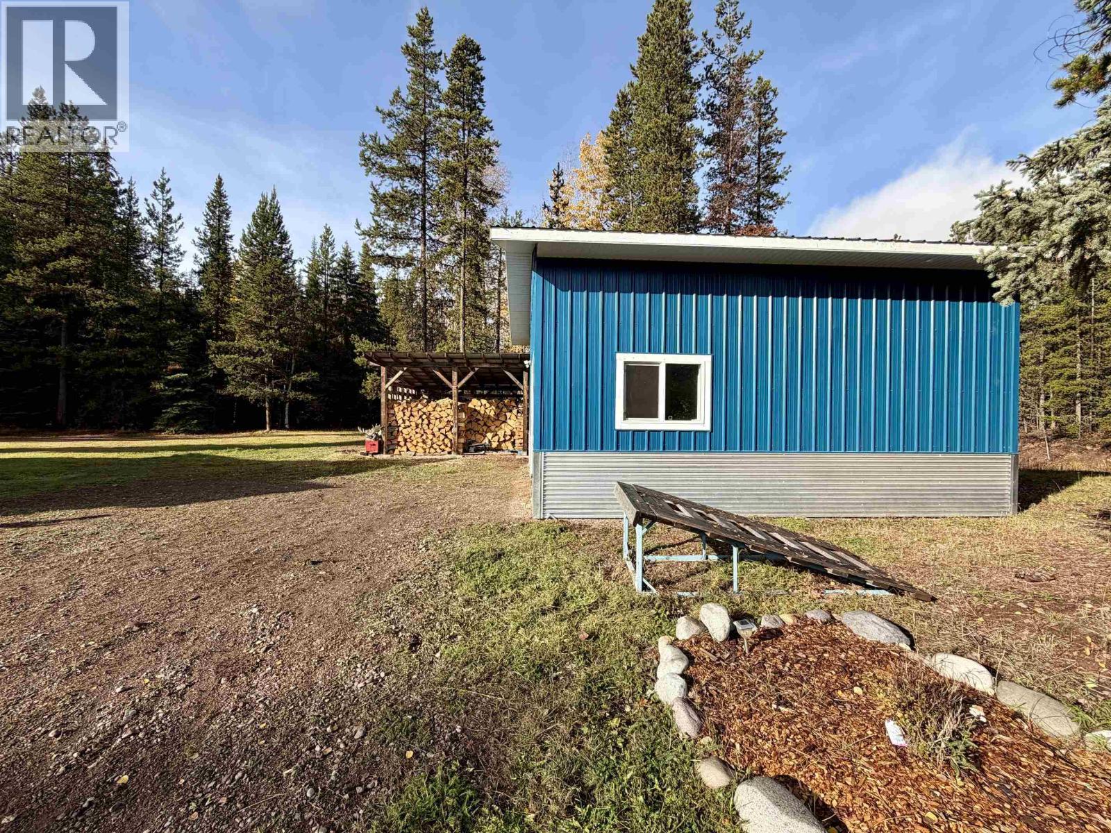 1225 AVELING COALMINE Road, Telkwa