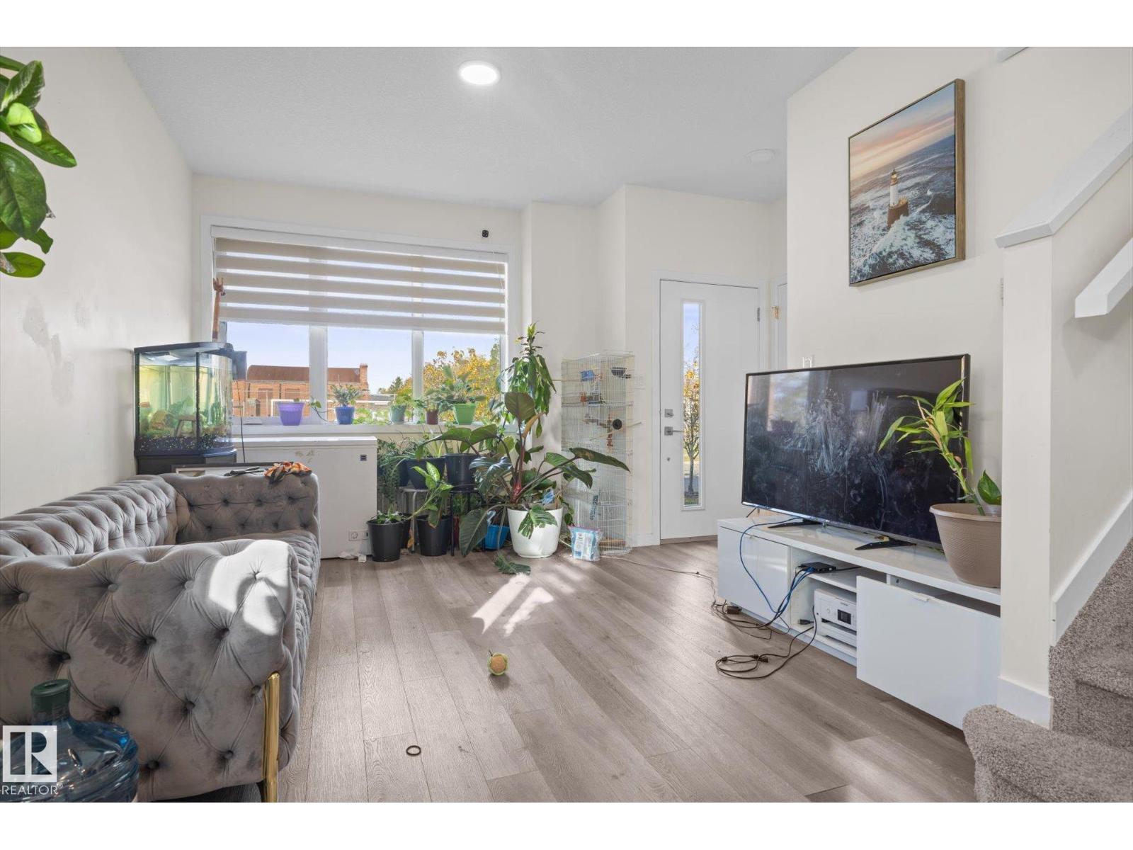 Property photograph 6 for MLS E4512602