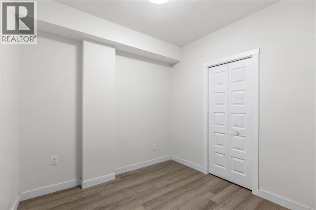 20 Corner Glen Avenue NE - 24