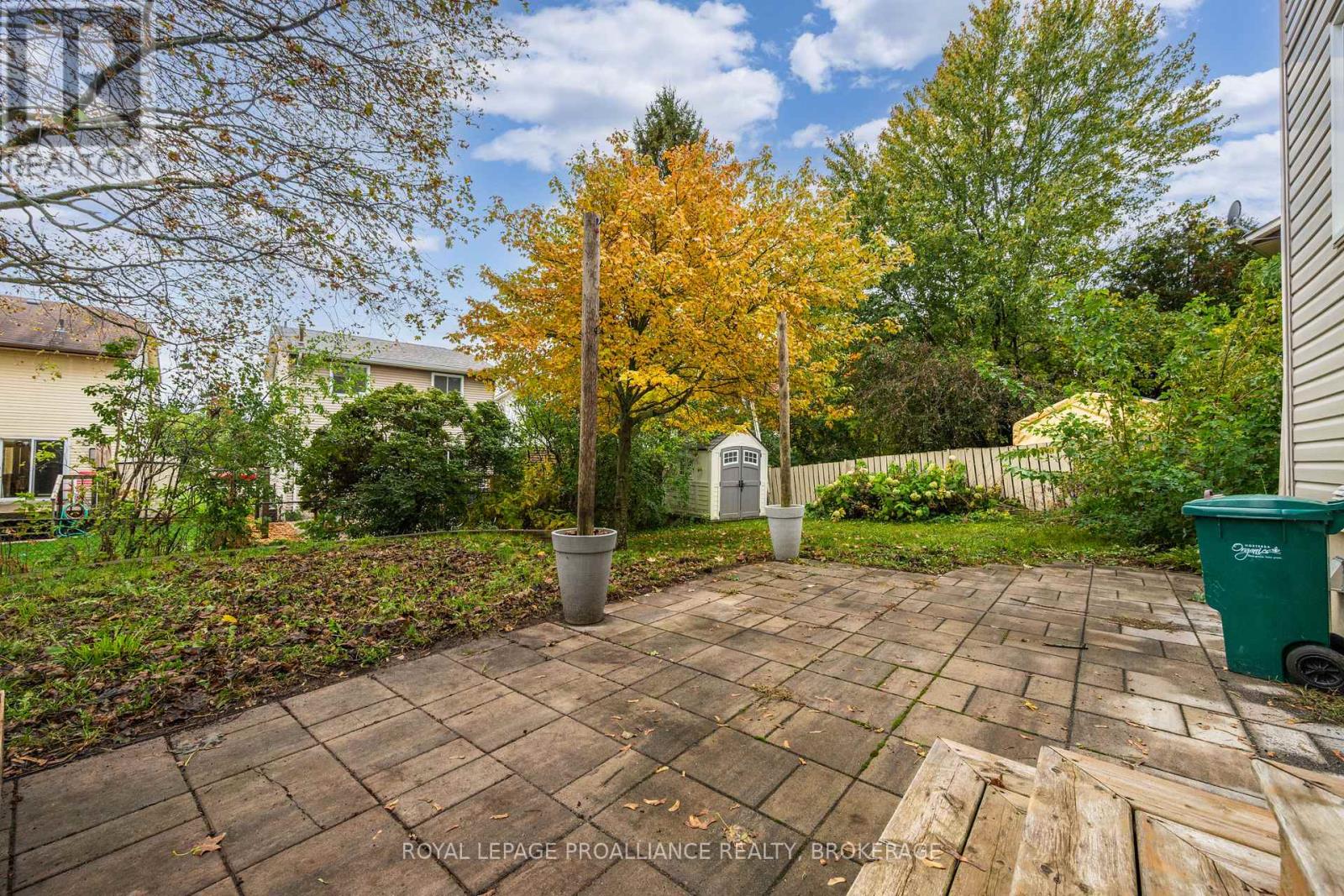 879 BEACONHILL COURT - 32